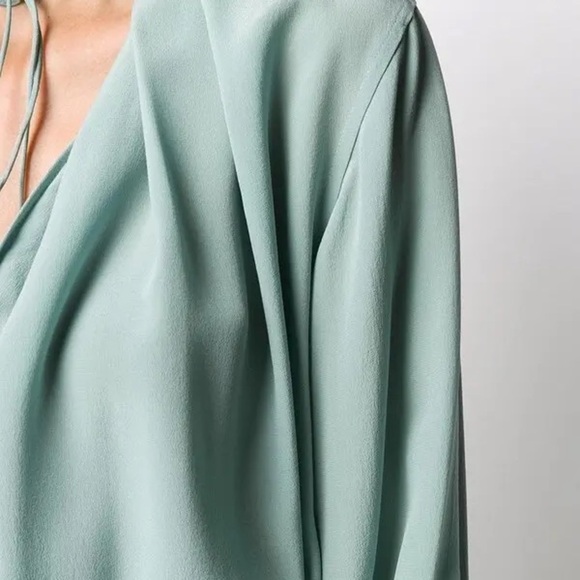 VICTORIA BECKHAM
Oversized Tie-Neck Blouse NWT - Picture 7 of 11